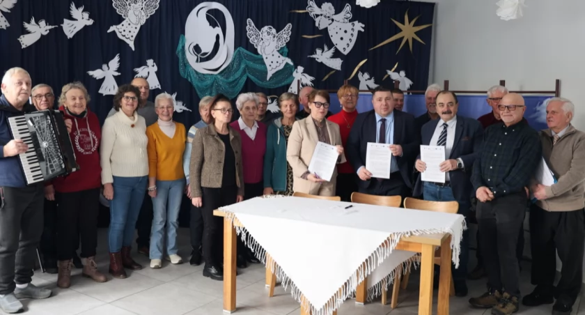 Nowe usługi społeczne w Łomży – rusza mobilna pielęgniarka i warsztaty geriatryczne
