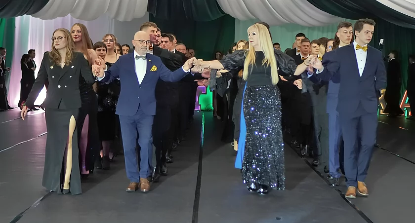 Noc, którą zapamiętają na lata. Studniówka 2026 w łomżyńskim „Mechaniaku” [VIDEO i FOTO]