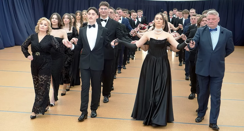 Ekonomik odlicza do matury. Setki uśmiechów i jedna ważna data w tle [VIDEO i FOTO]