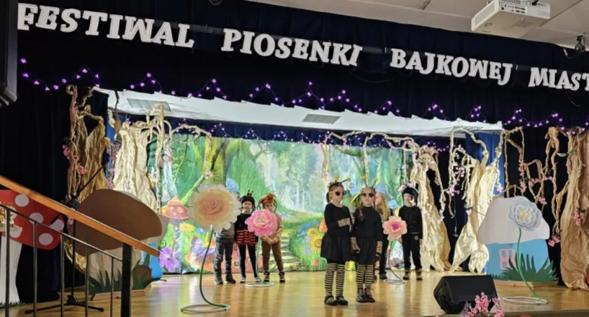 Miłość w bajkowym rytmie. II Karnawałowy Festiwal Piosenki Bajkowej