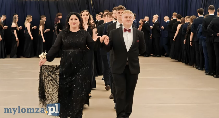 Studniówka łomżyńskiej WETY 2026. Ponad 200 osób bawiło się na balu maturalnym [VIDEO i FOTO]