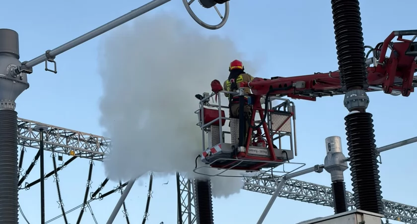 Pożar infrastruktury energetycznej w Podgórzu [FOTO]