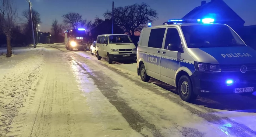 Interwencja służb w Przestrzelach. W domu odnaleziono zwłoki [FOTO]