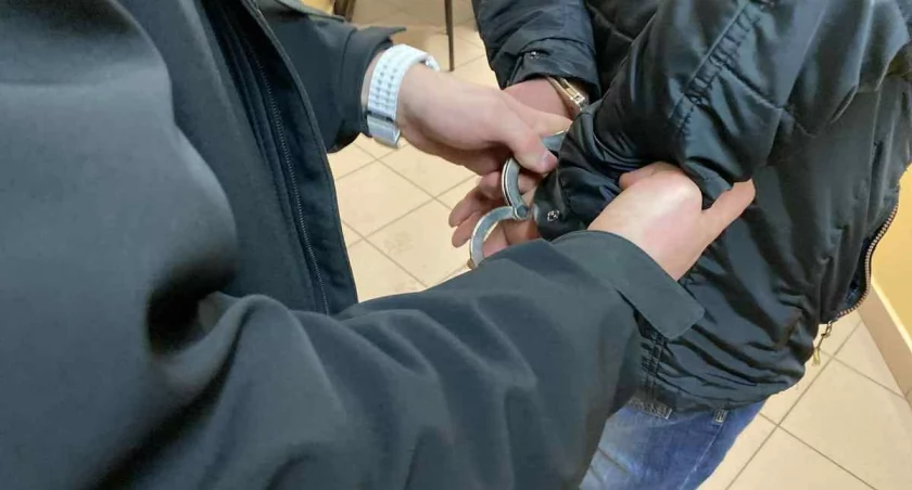 53-latek odpowie za usiłowanie zabójstwa. Razem z synem zaatakował sąsiada [FOTO]