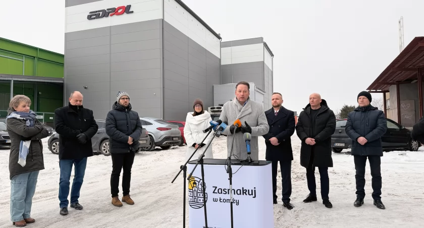 Przedsiębiorcy z Łomży współfinansują remont ul. Nowogrodzkiej. Nowa infrastruktura dla 1500 osób dziennie [VIDEO i FOTO]