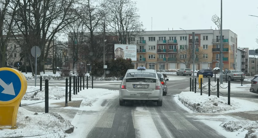 Niebezpiecznie na drogach. IMGW ostrzega kierowców