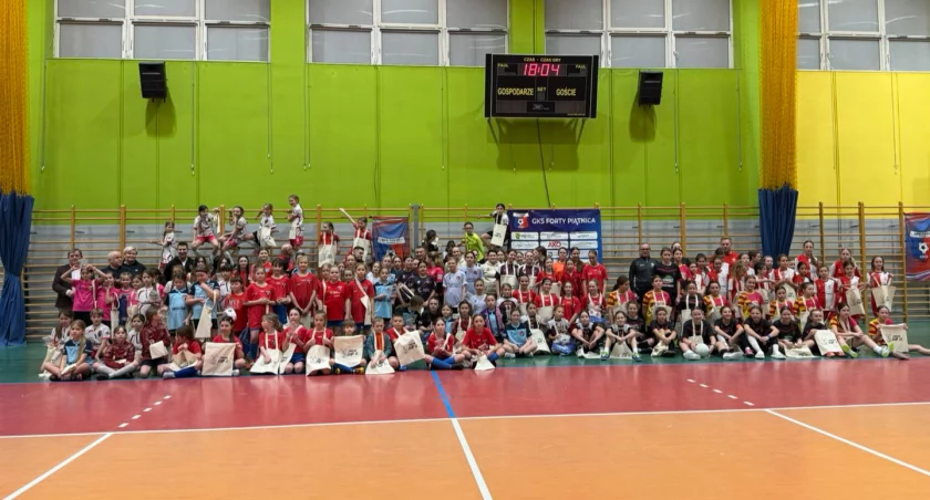FORCIAK CUP II: osiem drużyn trampkarek na parkiecie