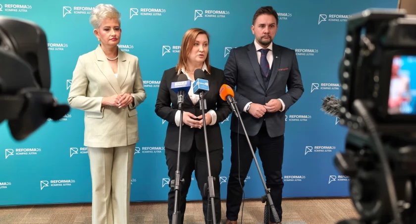 Reforma oświaty. Wiceminister edukacji spotkała się z dyrektorami szkół w Łomży [FOTO i VIDEO]