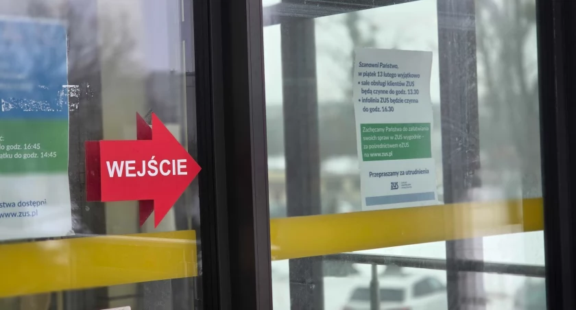 Zmiana godzin obsługi klientów w ZUS w piątek 13 lutego