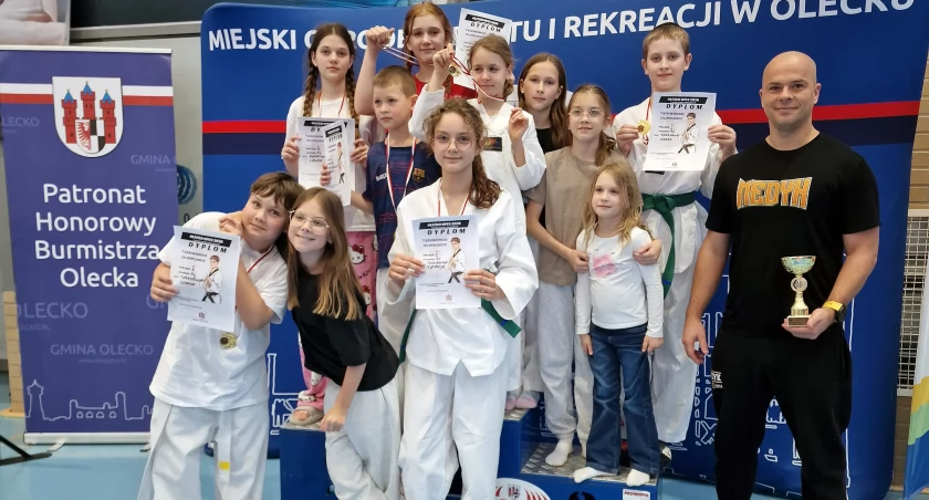 Dominacja łomżyńskich wojowników! Akademia Sportu Medyk wygrywa turniej w Olecku