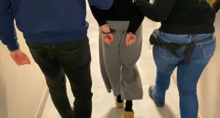 Nielegalne leki i narkotyki w salonie medycyny estetycznej. Wspólna akcja służb zakończyła się sukcesem [FOTO i VIDEO]