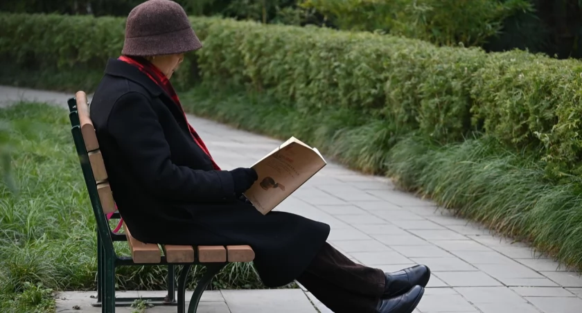 Kursy online z demencji i Alzheimera – dlaczego są tak ważne