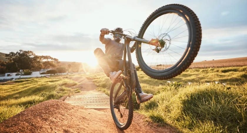 Pierwszy rower MTB – na co zwrócić uwagę w sklepie?