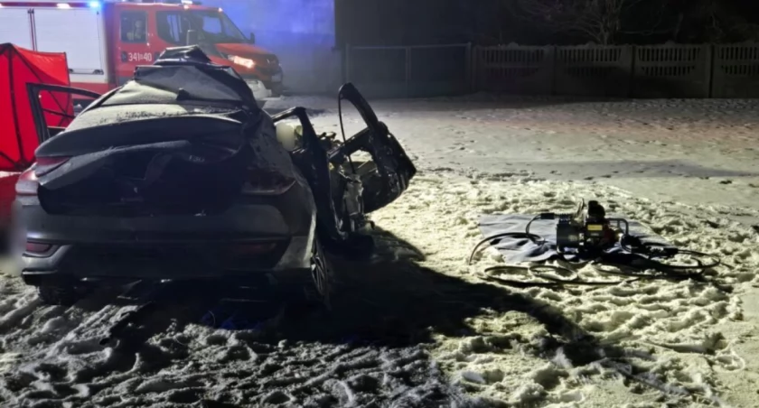 Tragiczny wypadek na przejeździe kolejowym. Matka i syn zginęli kilkaset metrów od domu