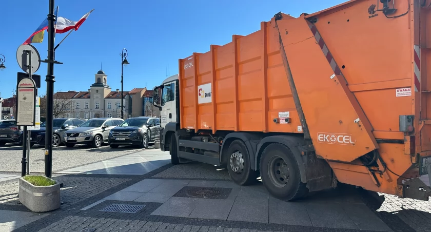 Radni zdecydowali. Podwyżki opłat za śmieci w Łomży