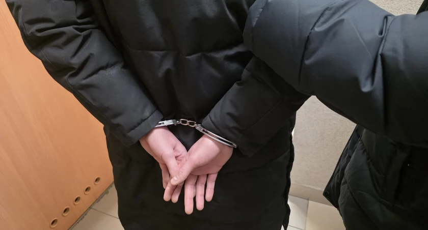 Narkotyki w sejfie i miliony w wyłudzonych kredytach. Kulisy rozbicia gangu z Kolna [FOTO i VIDEO]