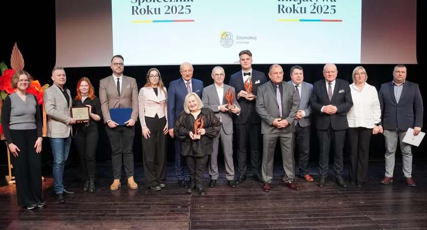 Serce w płomieniach dla bohaterów codzienności. Poznaliśmy Łomżyńskich Społeczników Roku 2025! [VIDEO i FOTO]