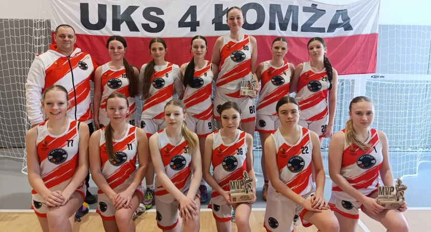 Świetna passa koszykarek UKS-u 4 Łomża w Nidzicy