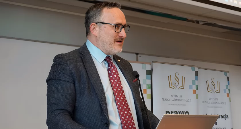 Debata o konstytucji w Akademii Łomżyńskiej. Studenci zabrali głos [FOTO i VIDEO]