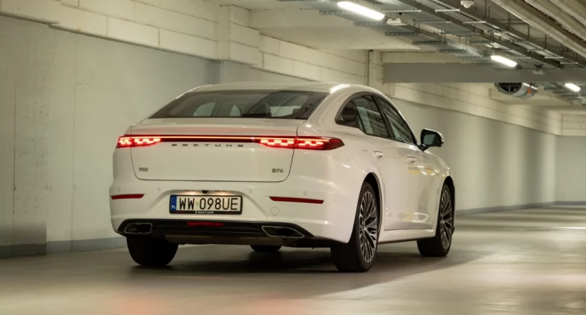 Duże możliwości w atrakcyjnej cenie - Bestune T77 od 89 900 zł w Top Auto Białystok