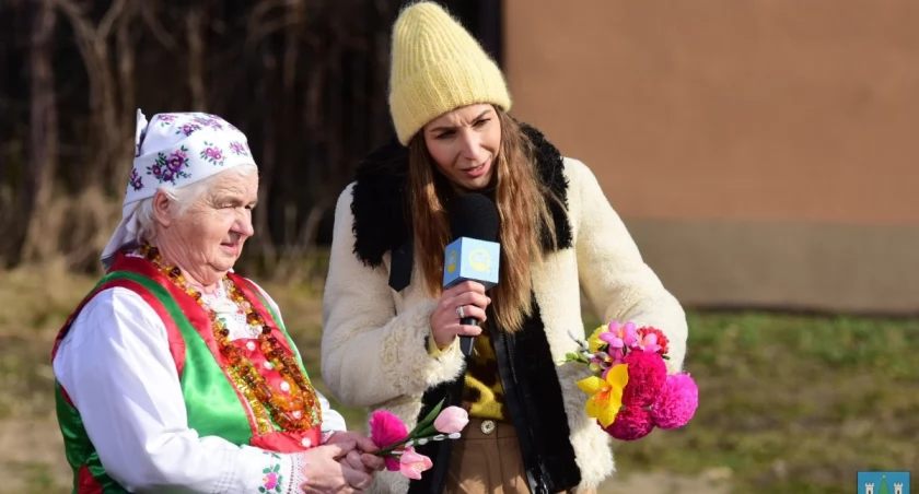 Nowogród zachwycił w telewizji. Kurpiowska kultura w „Dzień Dobry TVN” [VIDEO i FOTO]