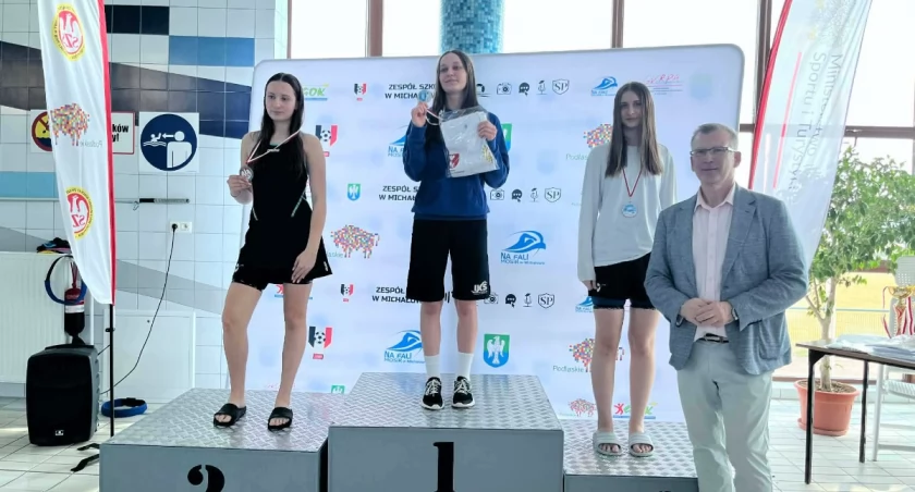 Amelia Wiszowata brązową medalistką finału wojewódzkiego w pływaniu