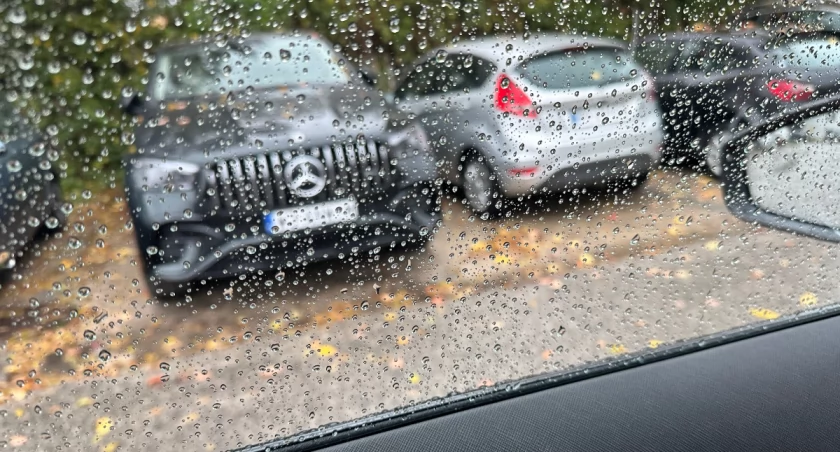 Pogodowy zwrot akcji. Po ciepłym początku tygodnia nadejdzie ochłodzenie i deszcz