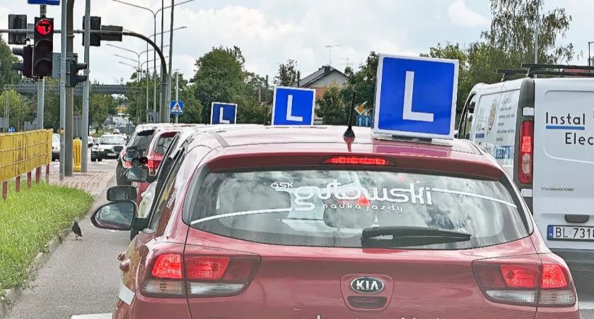 Plac manewrowy znika z egzaminów. Jak reforma ministerstwa zmieni krajobraz łomżyńskich ulic?