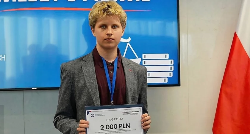 Ósmoklasista z Łomży zawstydził maturzystów. Wiktor ma już 6 indeksów na prawo!