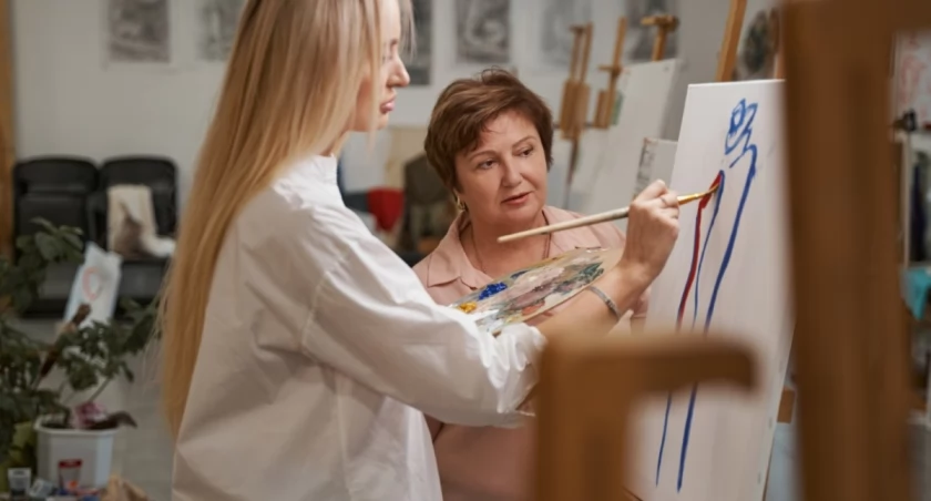 Terapia zajęciowa z arteterapią – pomagaj przez twórczość i zdobądź poszukiwane kwalifikacje