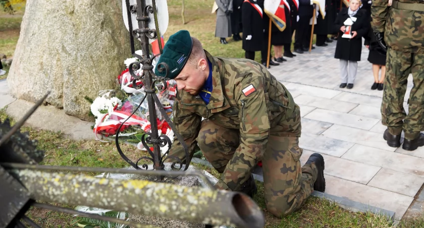 Łomża w hołdzie ofiarom: Rocznice, które splotły się w bolesną historię narodu [FOTO]