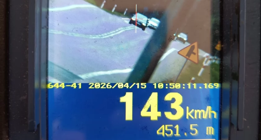 95 aut i 100 wykroczeń. W Łomży mandatów było więcej niż skontrolowanych kierowców