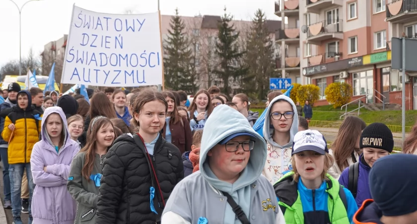 Przez Łomżę przeszedł Niebieski Marsz [FOTO]