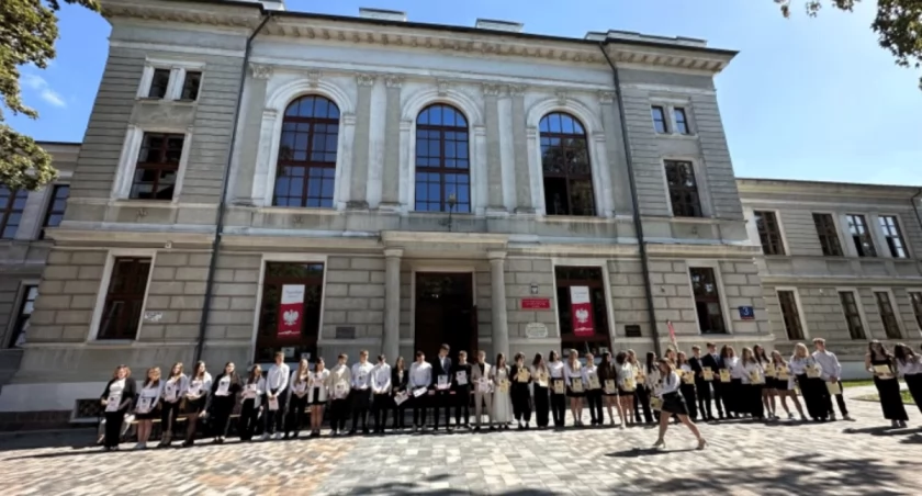 Historyczny budynek II LO w Łomży przejdzie modernizację