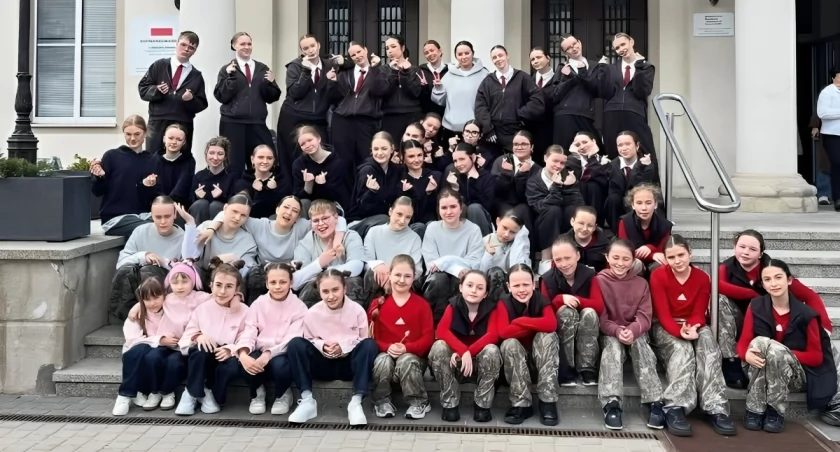 Złoty kwiecień BK Step! Łomżyńscy tancerze i akrobaci podbijają ogólnopolskie parkiety [FOTO]