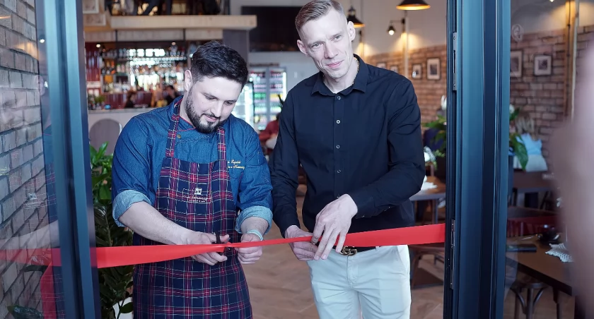 Smak, który powraca w nowym stylu. Restauracja w Kamienicy otwarta w Parku Handlowym Mackiewicz! [VIDEO i FOTO]
