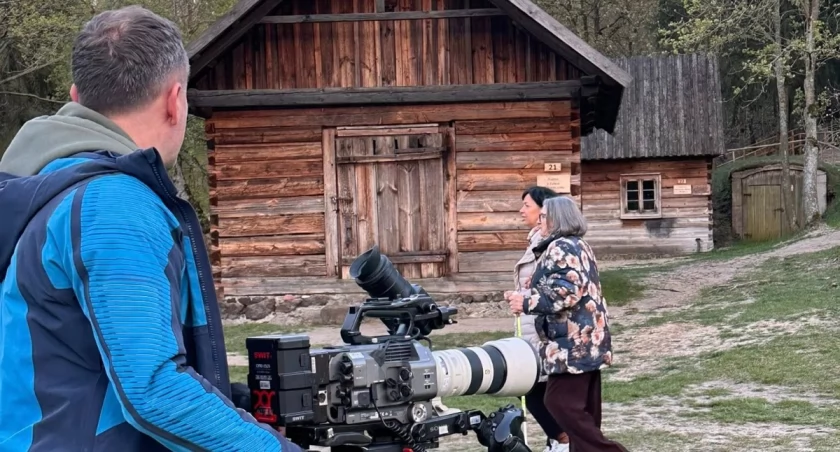 Telewizja w nowogrodzkim skansenie. Kurpiowska tradycja w programie śniadaniowym