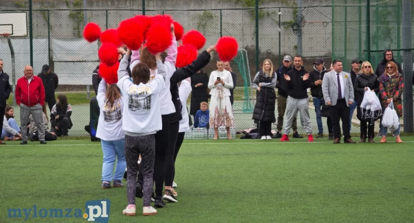 Łomżyńskie Dni Świadomości Osób z Niepełnosprawnościami. Wielkie emocje podczas meczu uczniów z urzędnikami [VIDEO i FOTO]