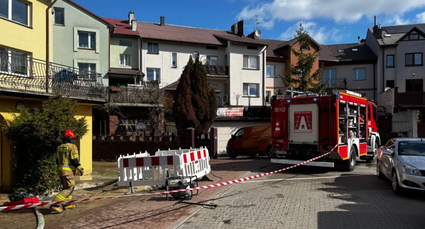 Awaria sieci wodociągowej w Łomży. Akcja strażaków na Spokojnej