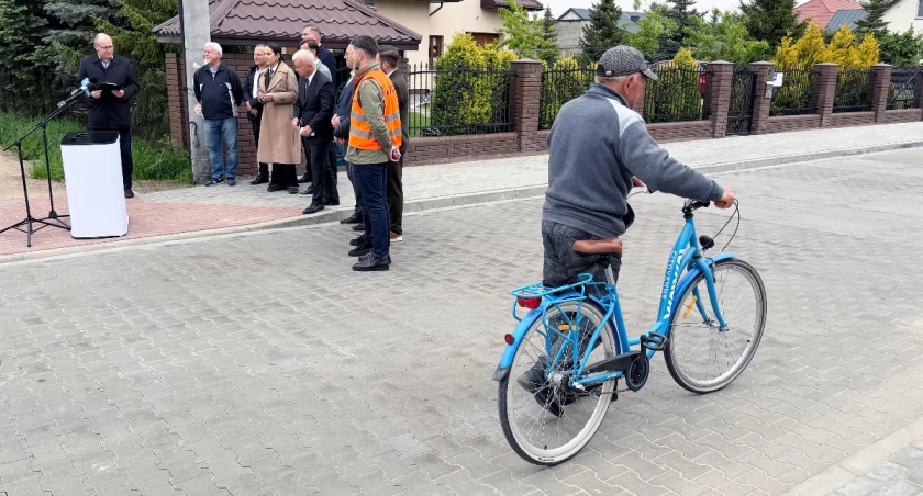 Kalinowa w Łomży gotowa. Mieszkańcy zyskali nową drogę, chodniki i oświetlenie [VIDEO i FOTO]