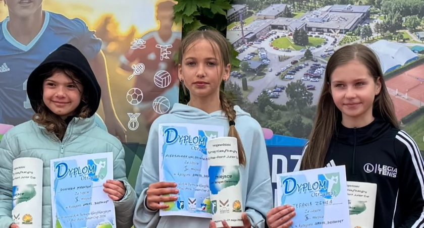 Sukces tenisistki z Łomży na Mazurach. Aleksandra Waldzińska wygrała turniej w Mrągowie [FOTO]