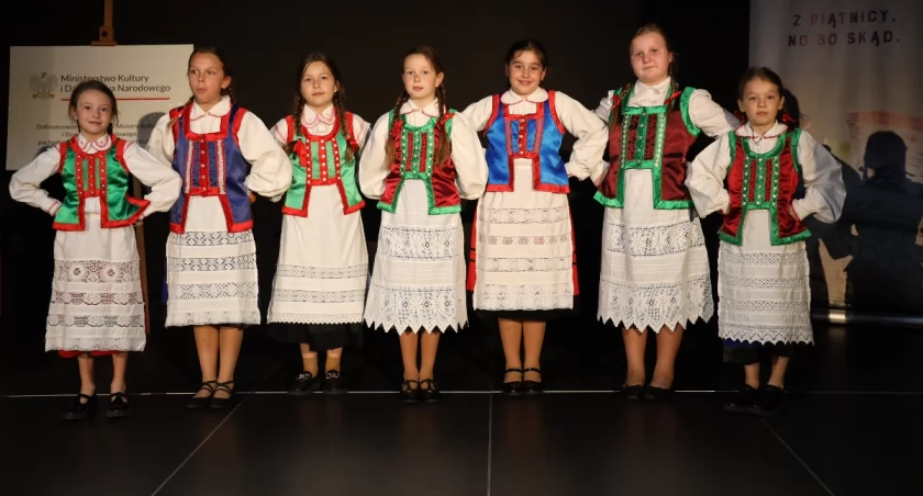 Kurpiowska gadka nie ginie. Młodzi opanowali ROK w Łomży [FOTO]