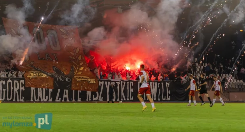 ŁKS Łomża. W ramach strajku zespół nie pojedzie do Troszyna? Tarnogrodzki: Sportowo jesteśmy gotowi
