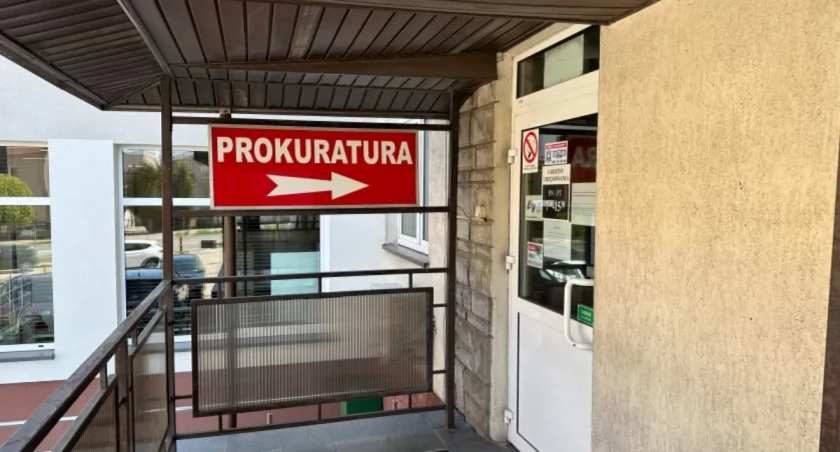 Sprzeczka szefa z pracownikiem, pobicie i brak pomocy. Sąd zajmie się sprawą