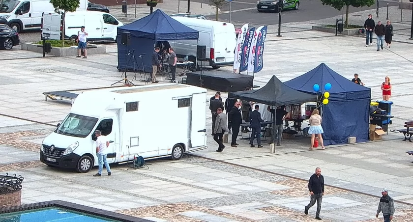  [TRANSMISJA LIVE] Mentzen dziś na Starym Rynku. Szykuje się gorące popołudnie w Łomży