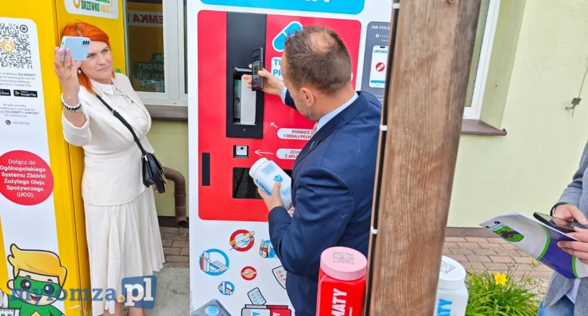 Gmina Miastkowo stawia na segregację odpadów. Pierwszy lekomat w województwie [VIDEO i FOTO]