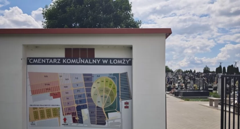 Zmiany na cmentarzu przy ul. Przykoszarowej. Mieszkańcy zgłaszali problem, teraz ma być łatwiej