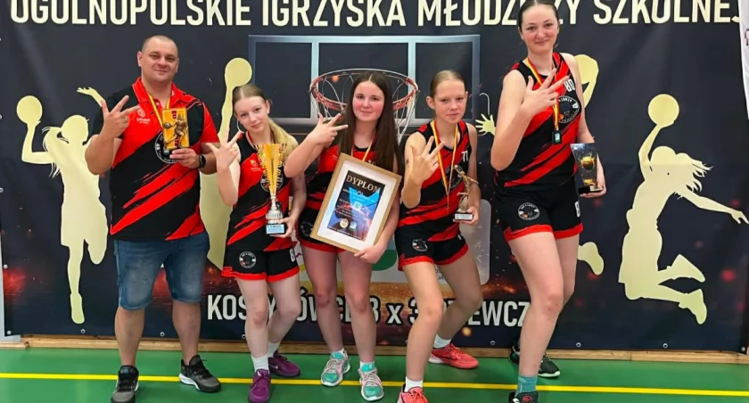Dąbkowska, Zoń, Trzonkowska, Tomasiewicz z medalem mistrzem Poslki!