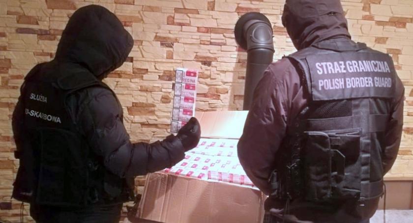 Funkcjonariusze KAS z Łomży przechwycili nielegalne papierosy [FOTO]