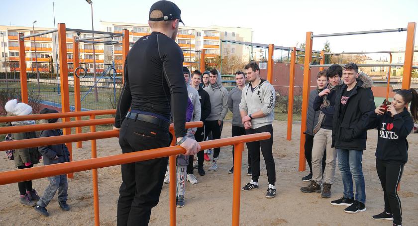 Łomża: Czwartkowy tłusty trening street workout [VIDEO i FOTO]